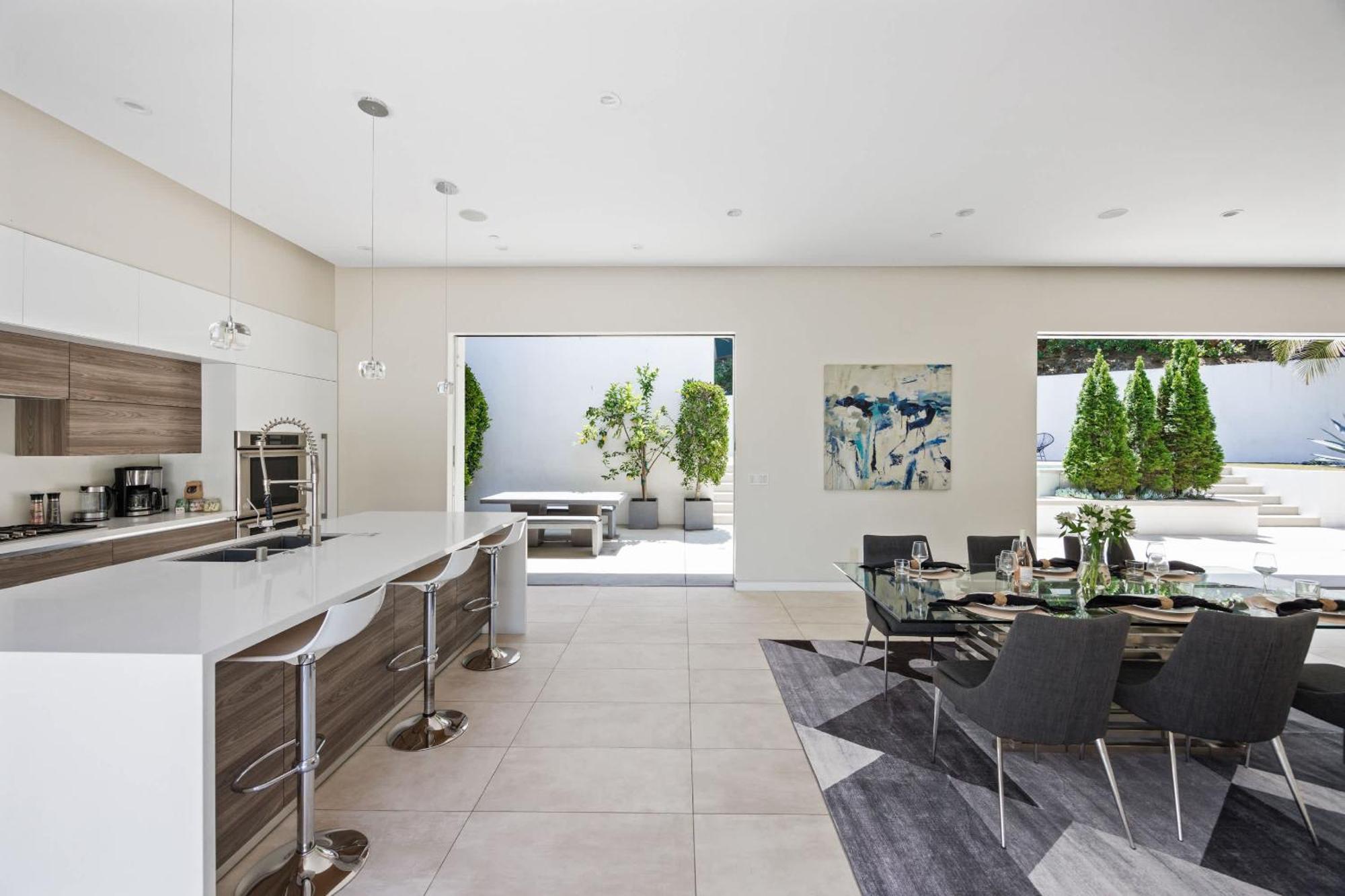 New Listing Mountainside By Colby & Conrad * Los Angeles