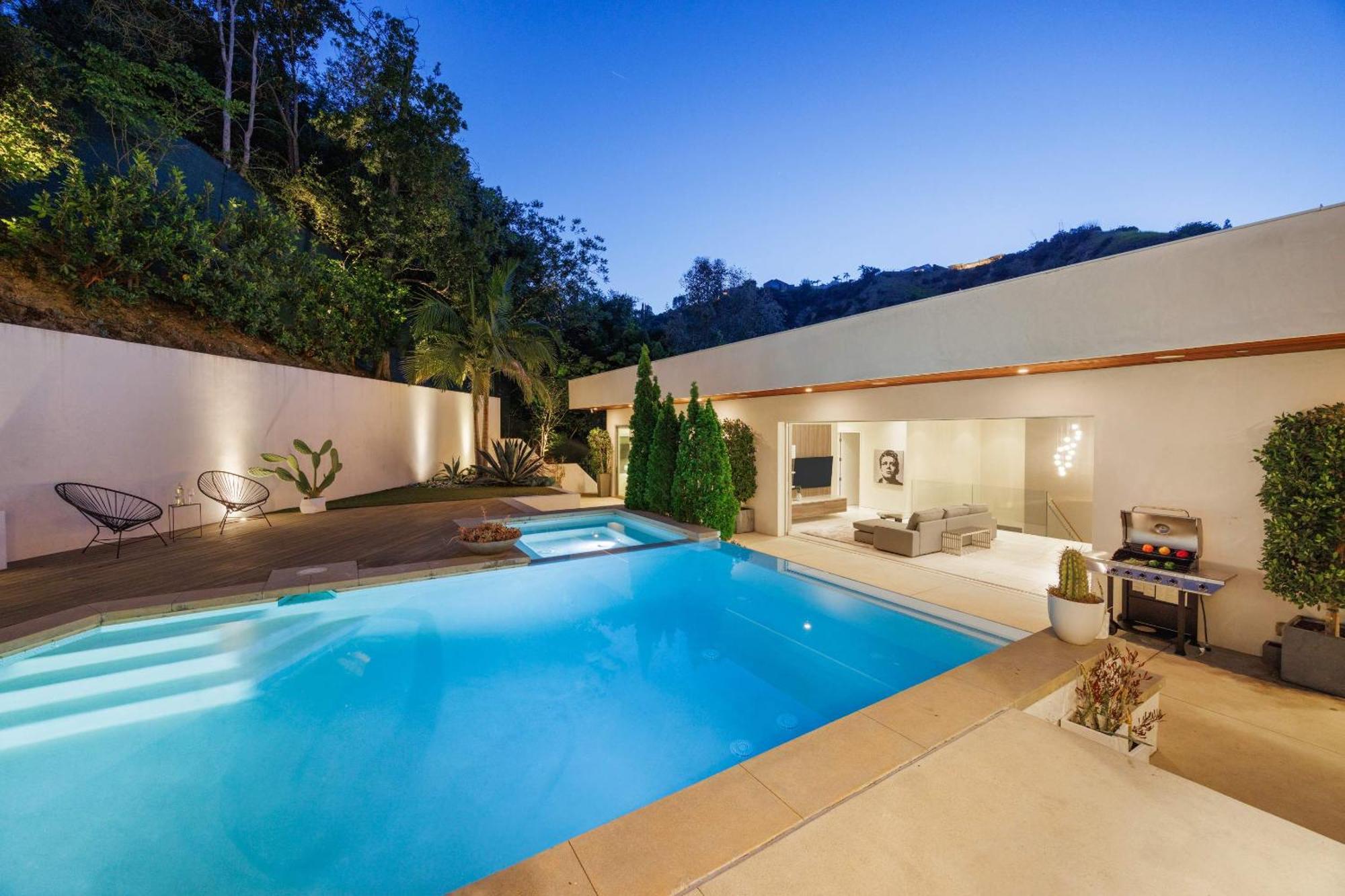 New Listing Mountainside By Colby & Conrad Holiday home